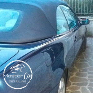 Capote blu scura protetta