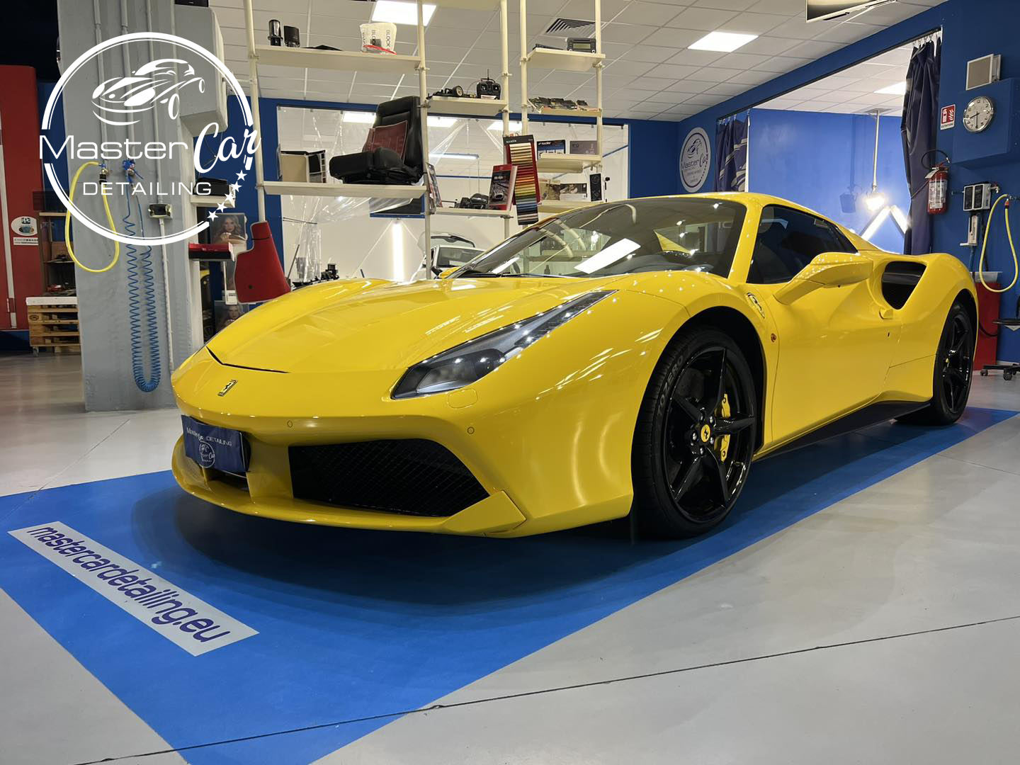 Supercar gialla in officina Master Car Detailing
