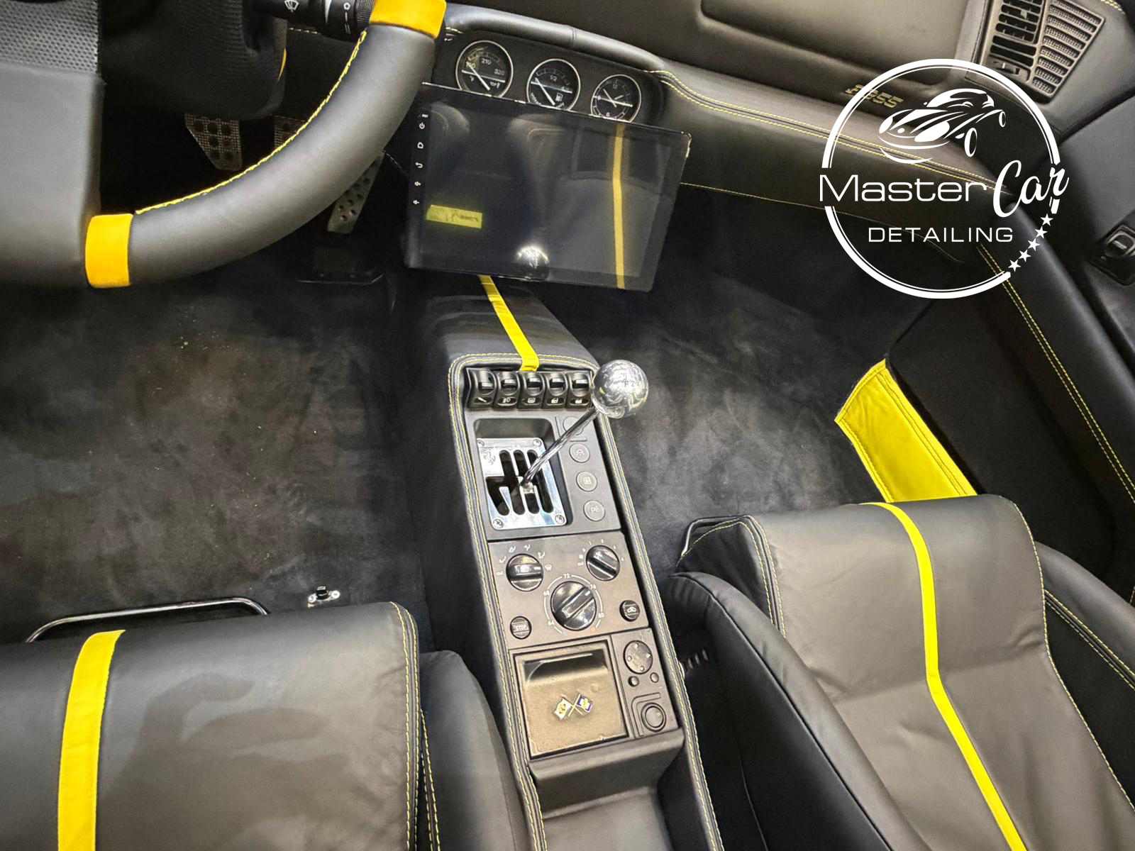 Console centrale Ferrari F355 personalizzata