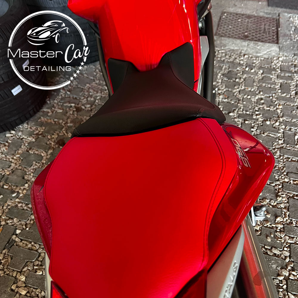Vista superiore di sella moto personalizzata